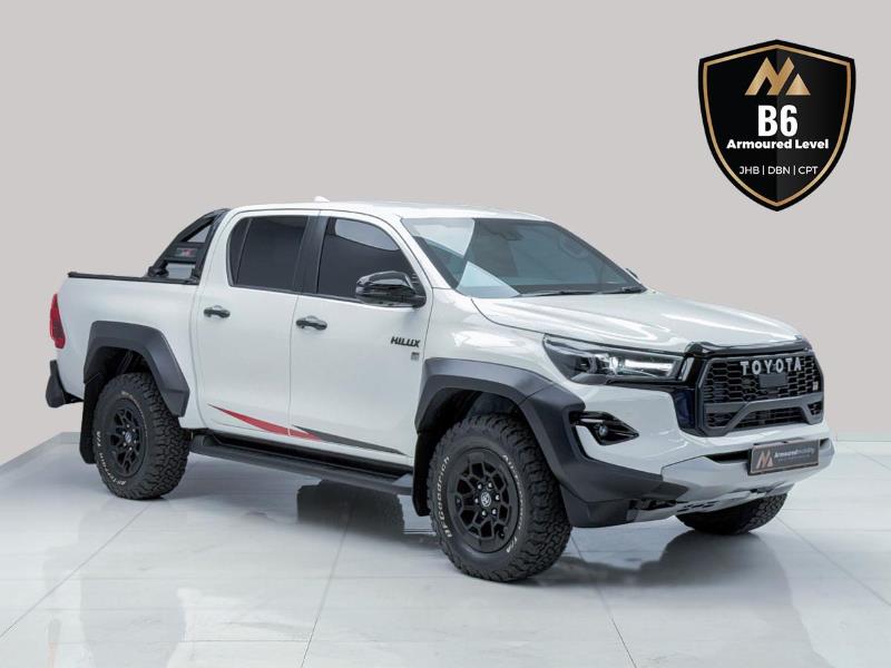2025 TOYOTA Hilux