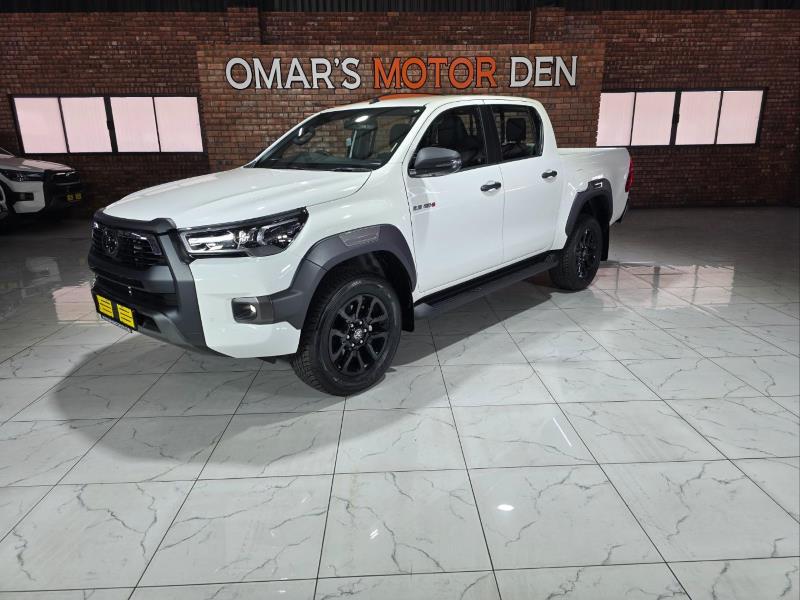 2025 TOYOTA Hilux