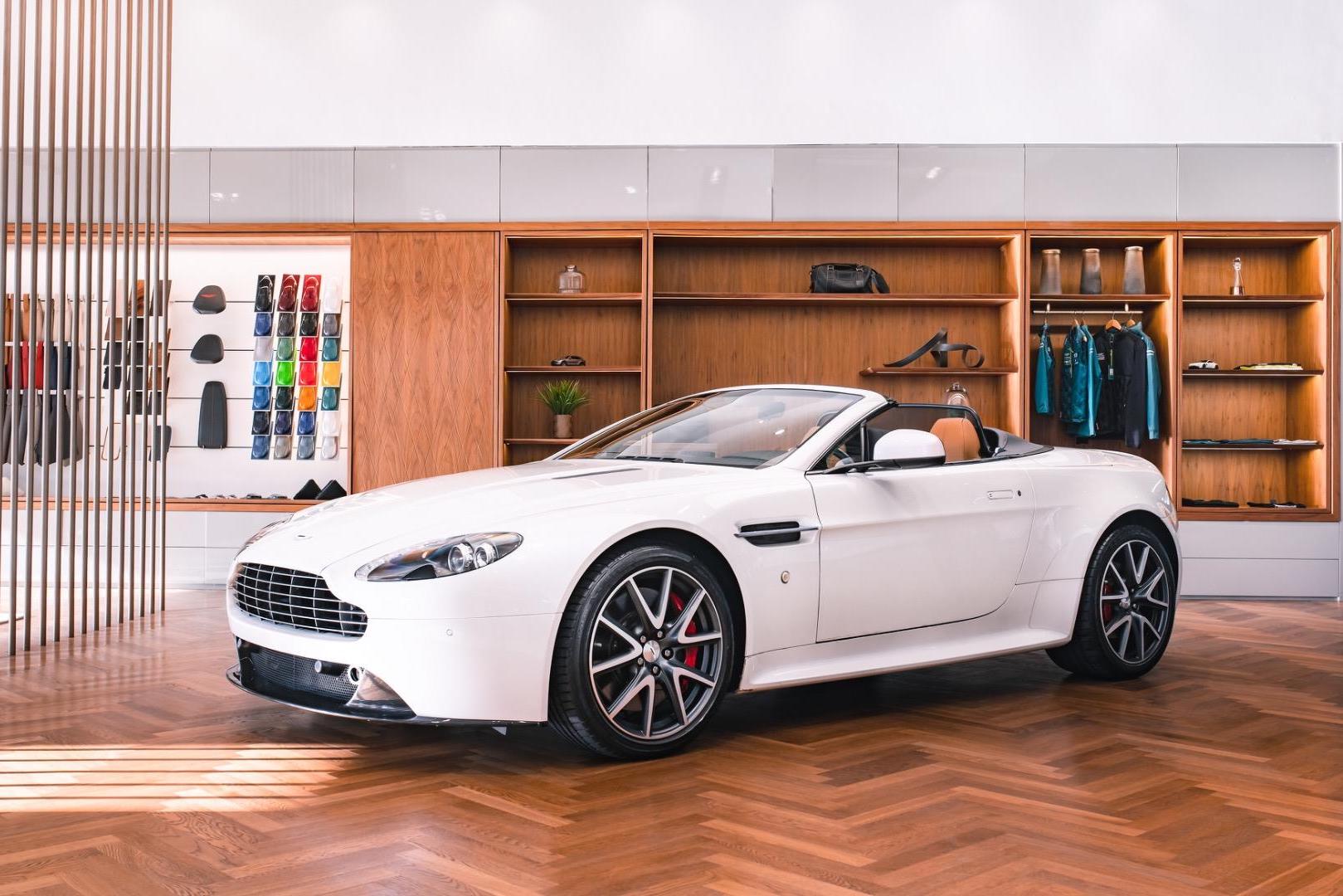 2012 AM Vantage