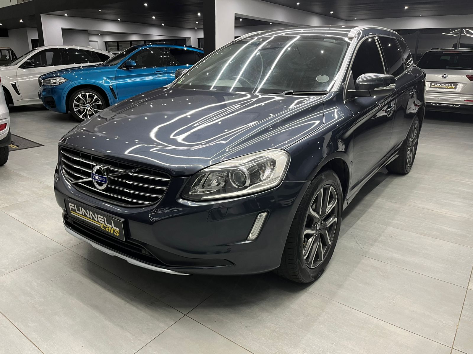 2016 VOLVO XC60