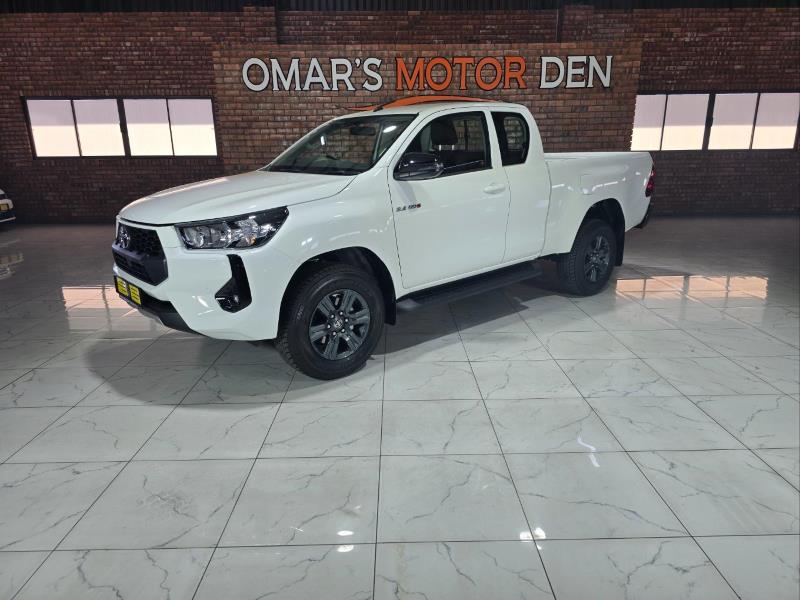 2025 TOYOTA Hilux