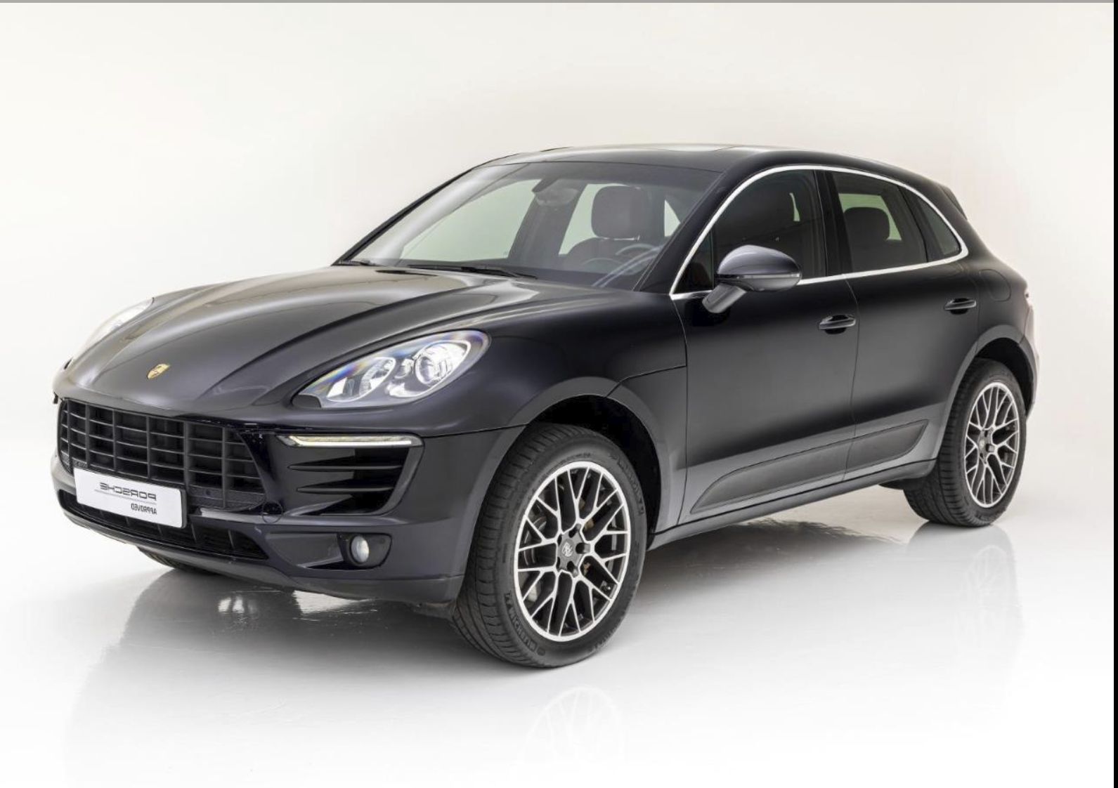 2015 PORSCHE Macan