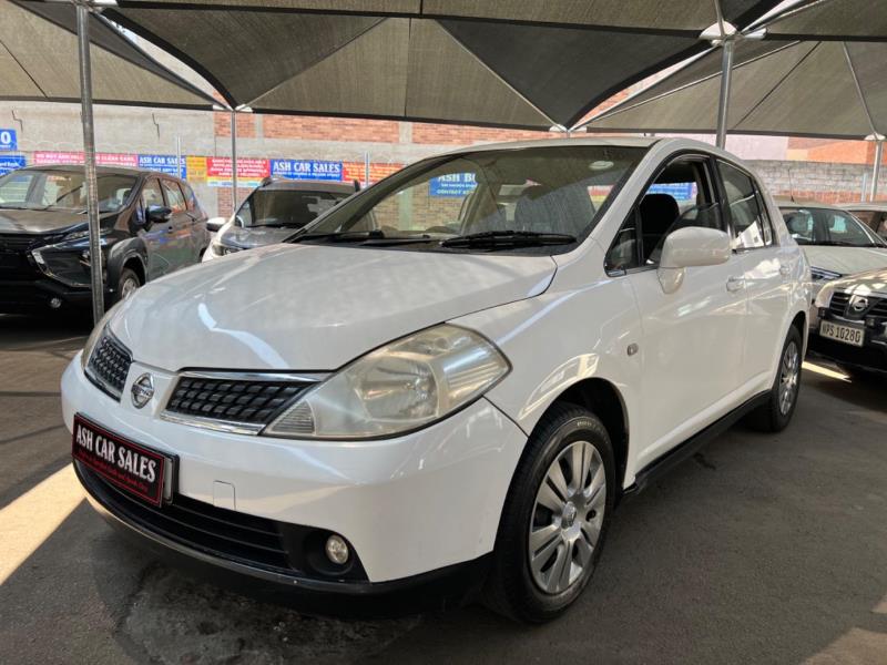2010 NISSAN Tiida