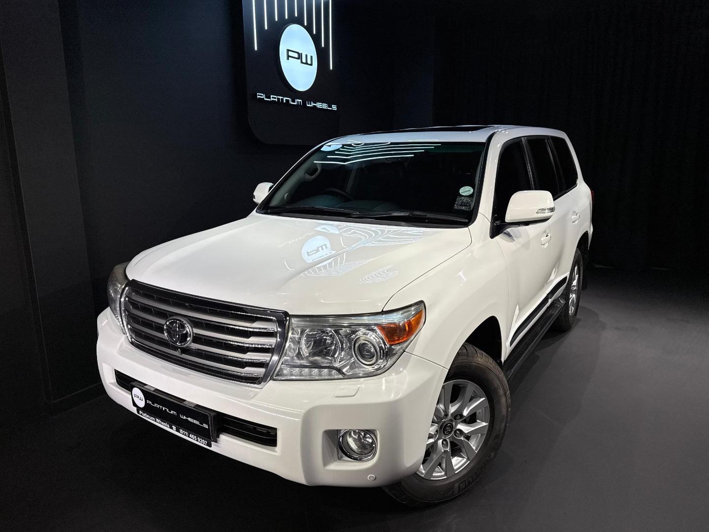 2012 TOYOTA Landcruiser 200