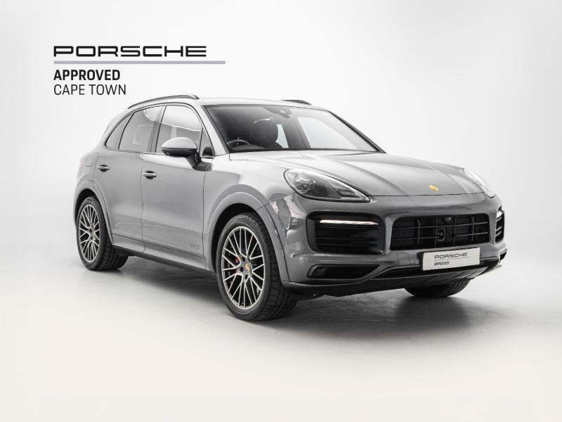 2022 PORSCHE Cayenne