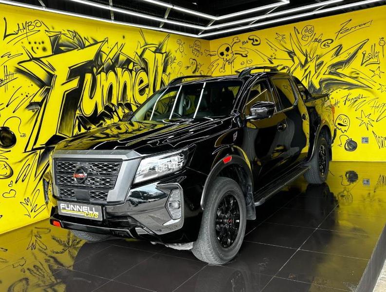 2022 NISSAN Navara