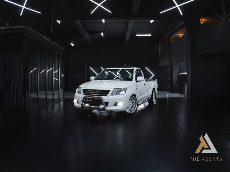 2013 TOYOTA Hilux