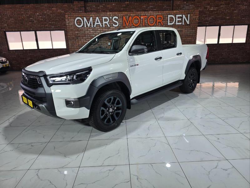 2025 TOYOTA Hilux