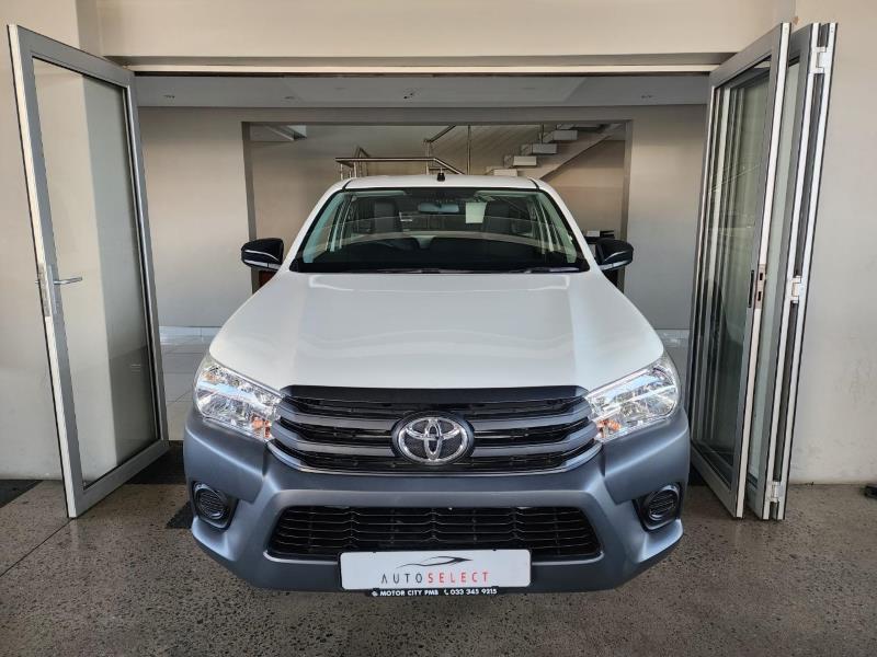 2025 TOYOTA Hilux
