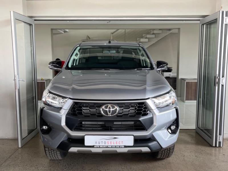 2025 TOYOTA Hilux