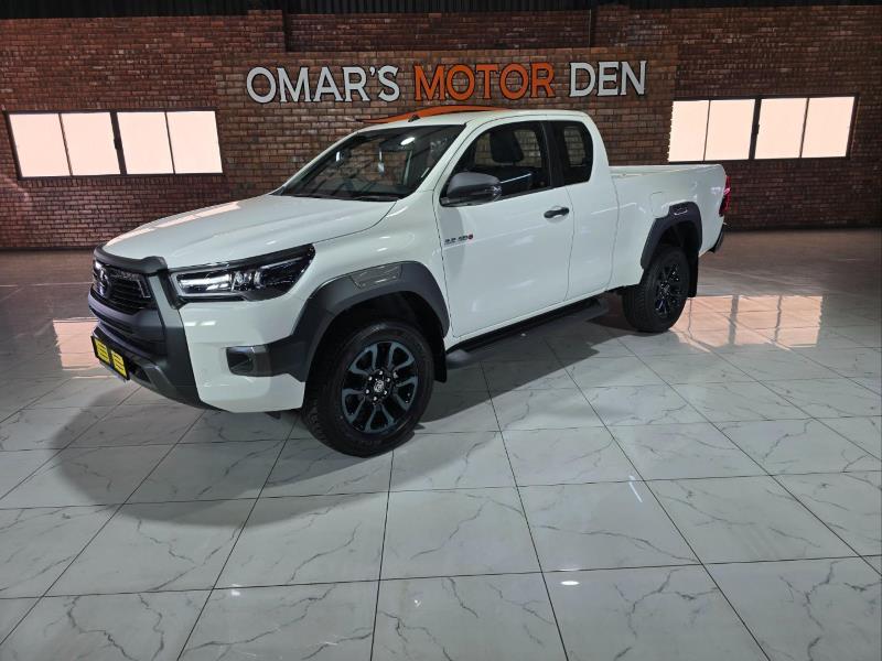 2025 TOYOTA Hilux