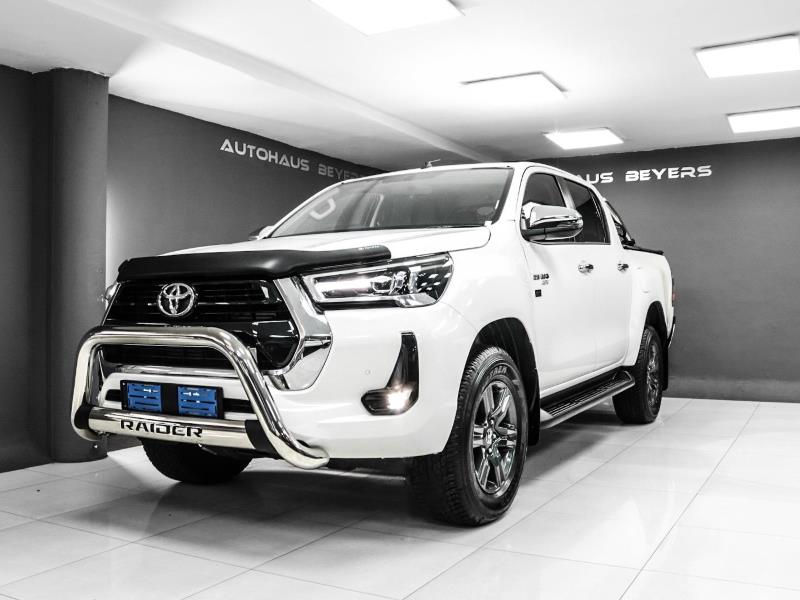 2025 TOYOTA Hilux