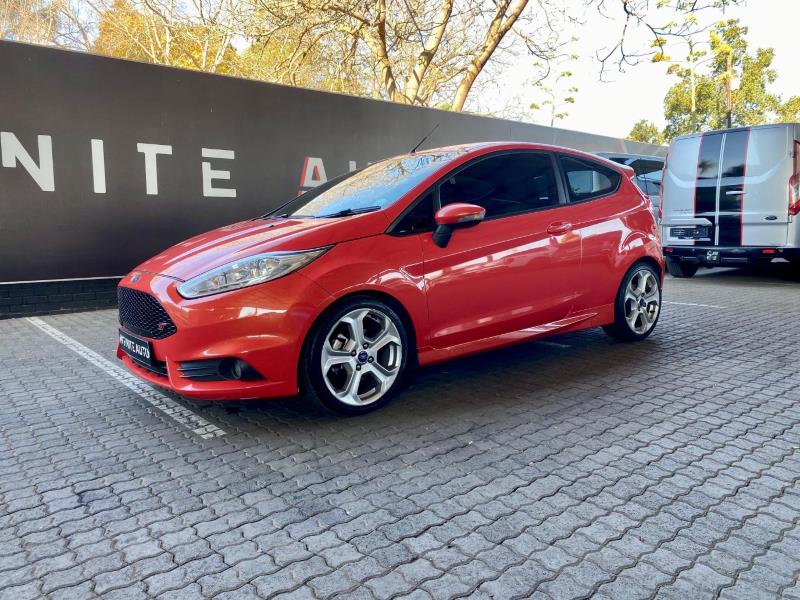 2014 FORD Fiesta