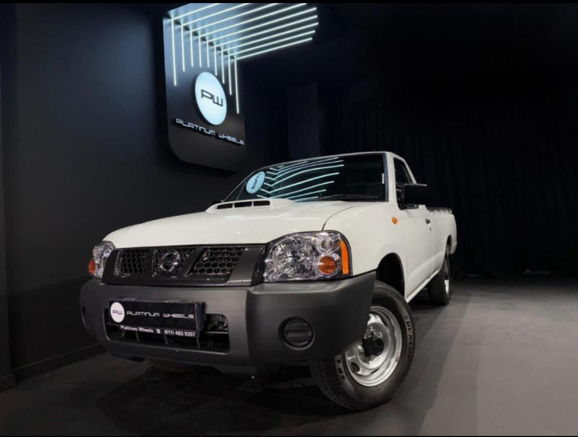2020 NISSAN NP300