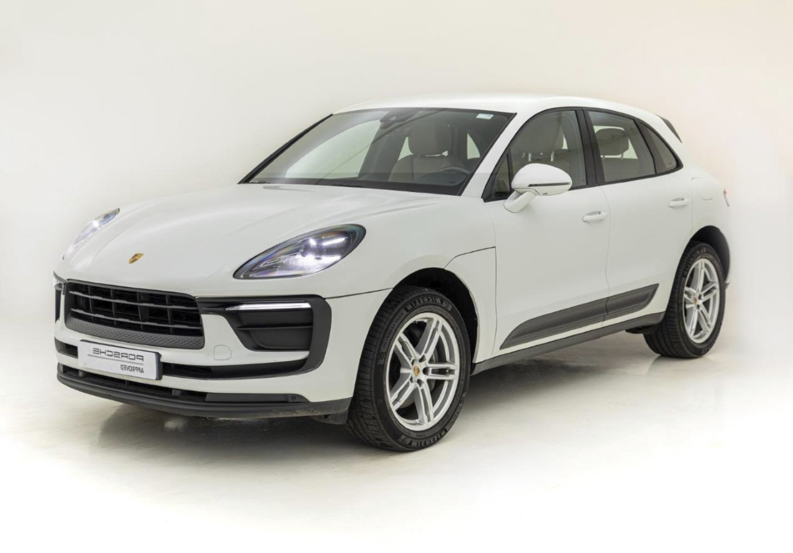 2022 PORSCHE Macan