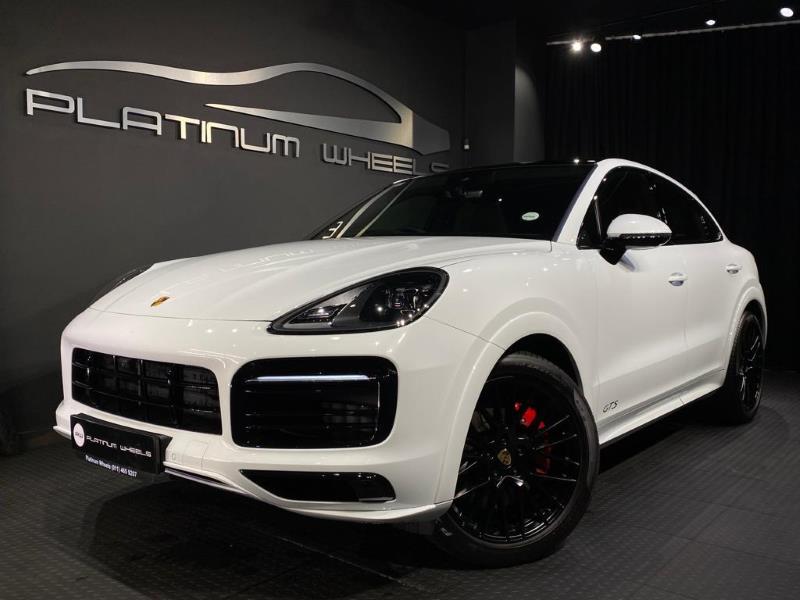 2022 PORSCHE Cayenne