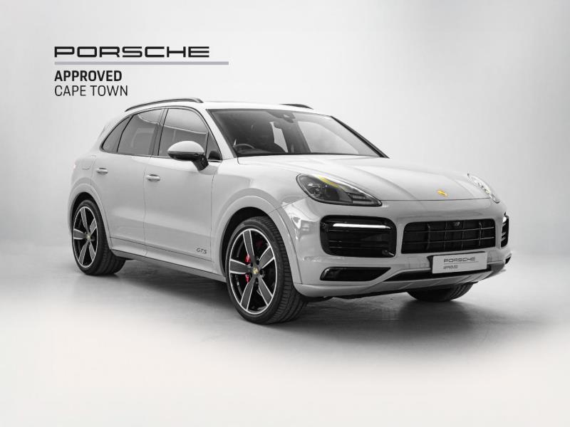 2022 PORSCHE Cayenne