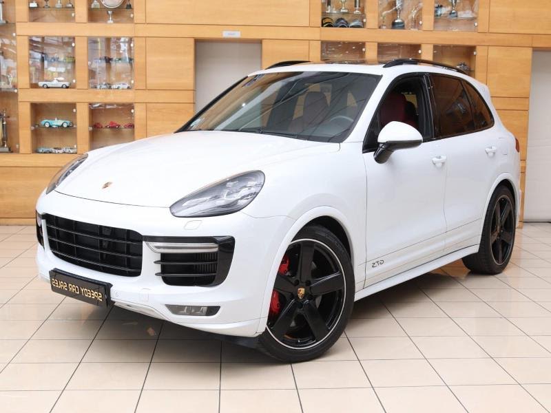 2017 PORSCHE Cayenne