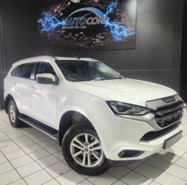 2023 ISUZU MU-X