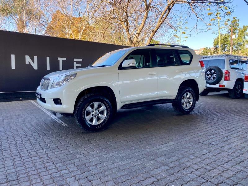 2011 TOYOTA Prado