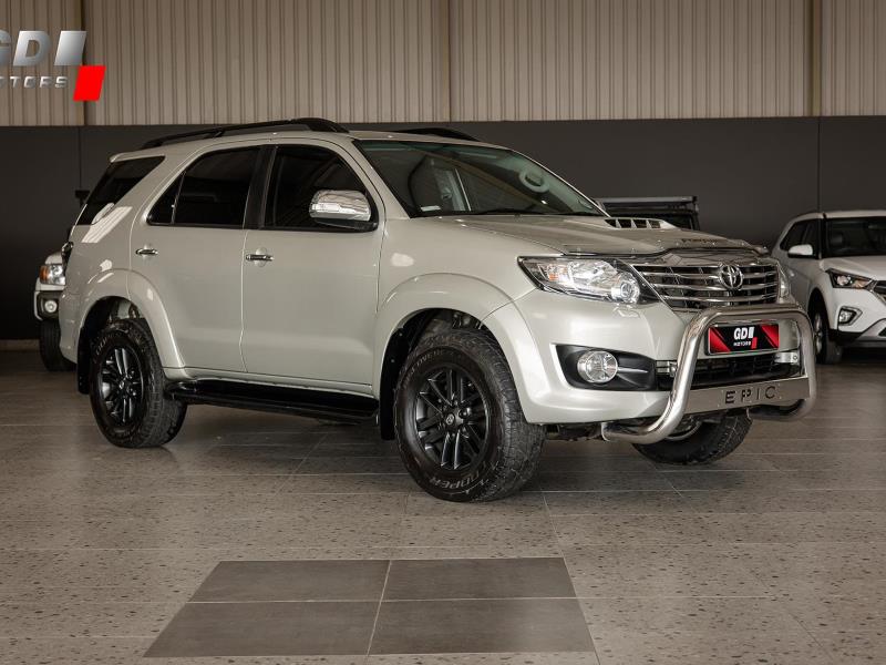 2015 TOYOTA Fortuner