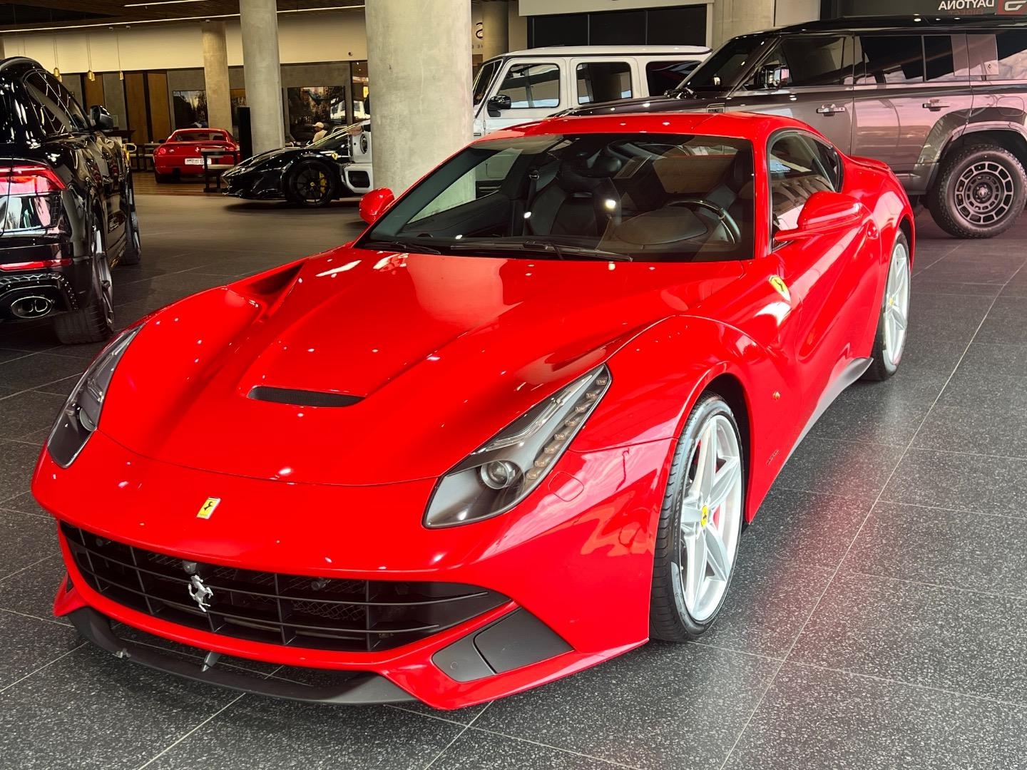 2016 FERRARI F12