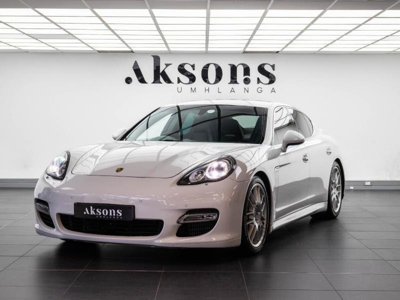 2011 PORSCHE Panamera