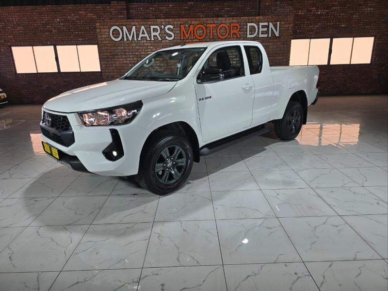 2025 TOYOTA Hilux