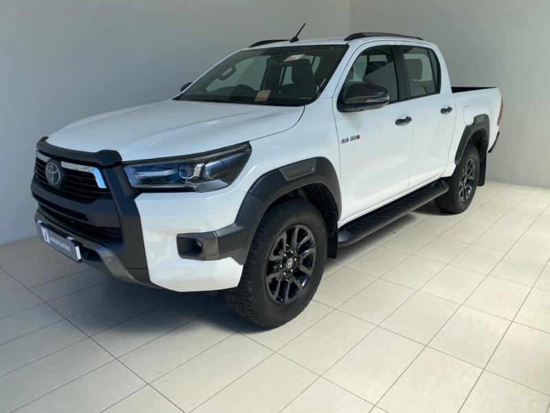2023 TOYOTA Hilux