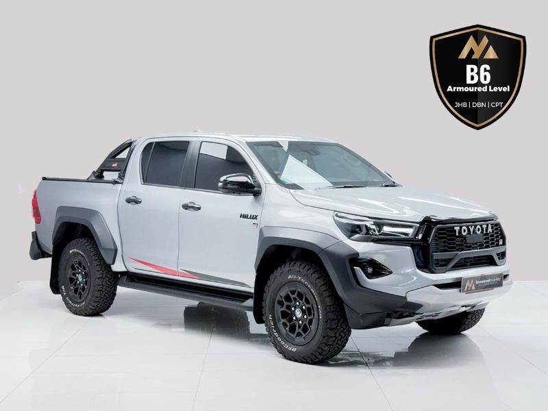 2025 TOYOTA Hilux