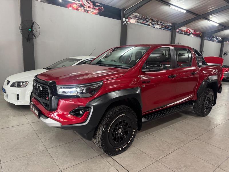 2025 TOYOTA Hilux
