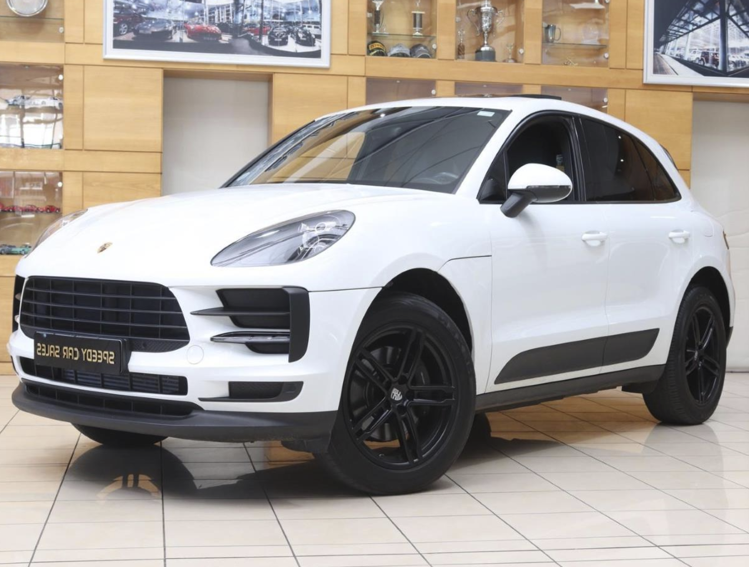 2019 PORSCHE Macan