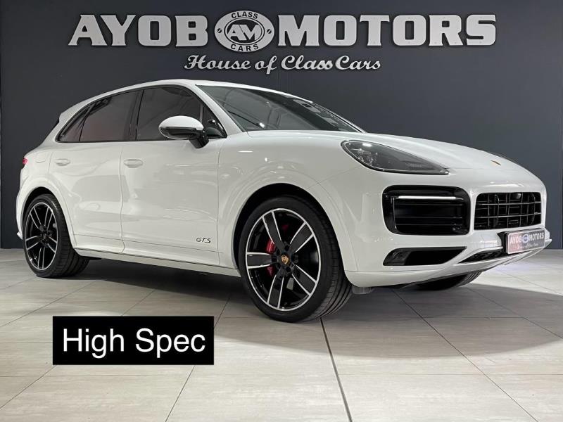 2022 PORSCHE Cayenne