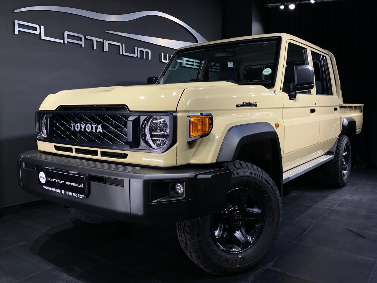 2025 TOYOTA Landcruiser PU