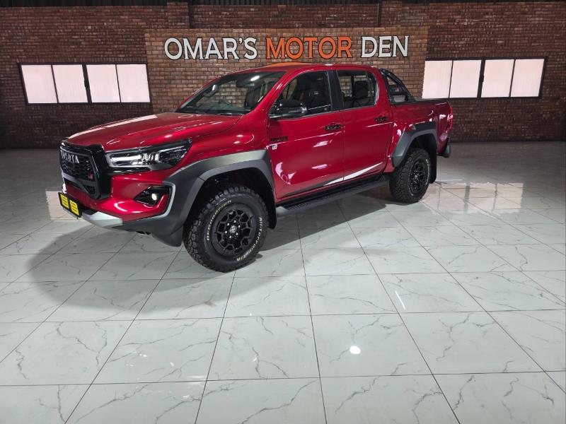 2025 TOYOTA Hilux