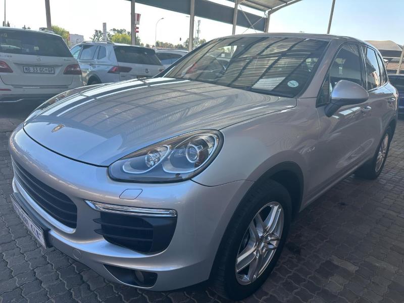 2017 PORSCHE Cayenne
