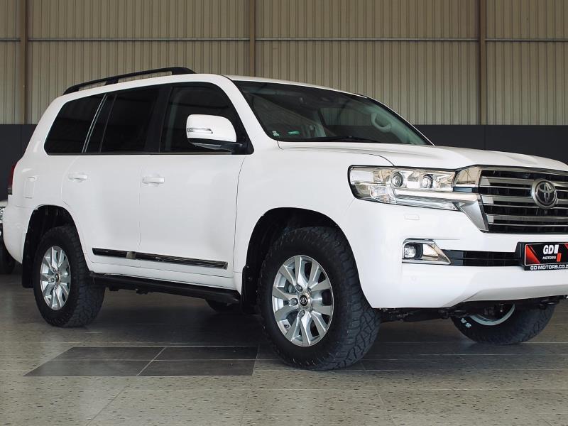 2016 TOYOTA Landcruiser 200