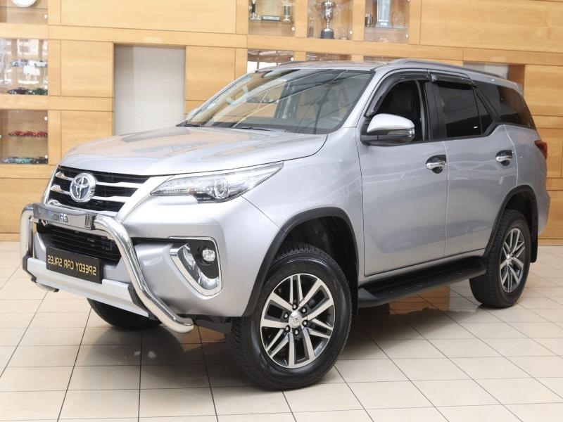 2020 TOYOTA Fortuner