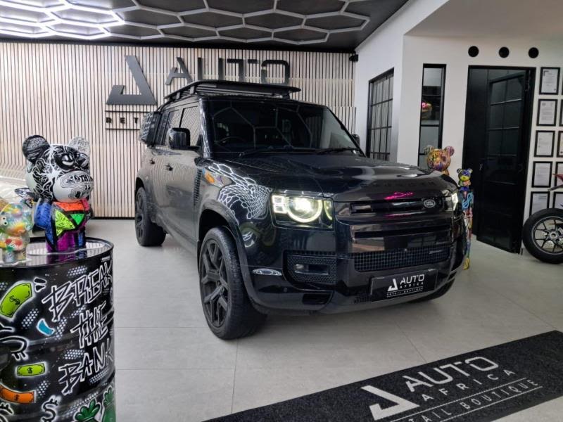 2022 L-R Defender