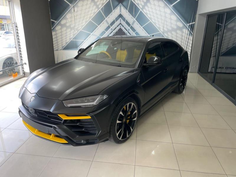 2022 LAMBORGHINI Urus