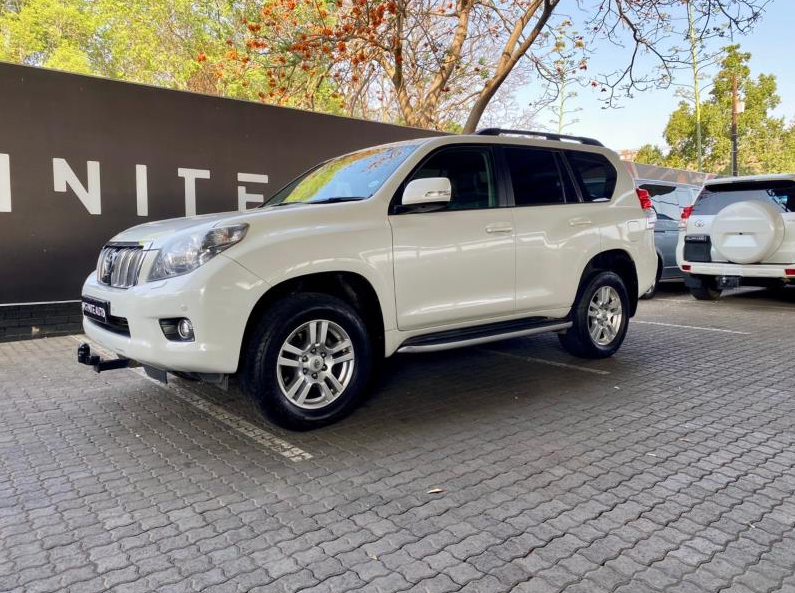2010 TOYOTA Prado