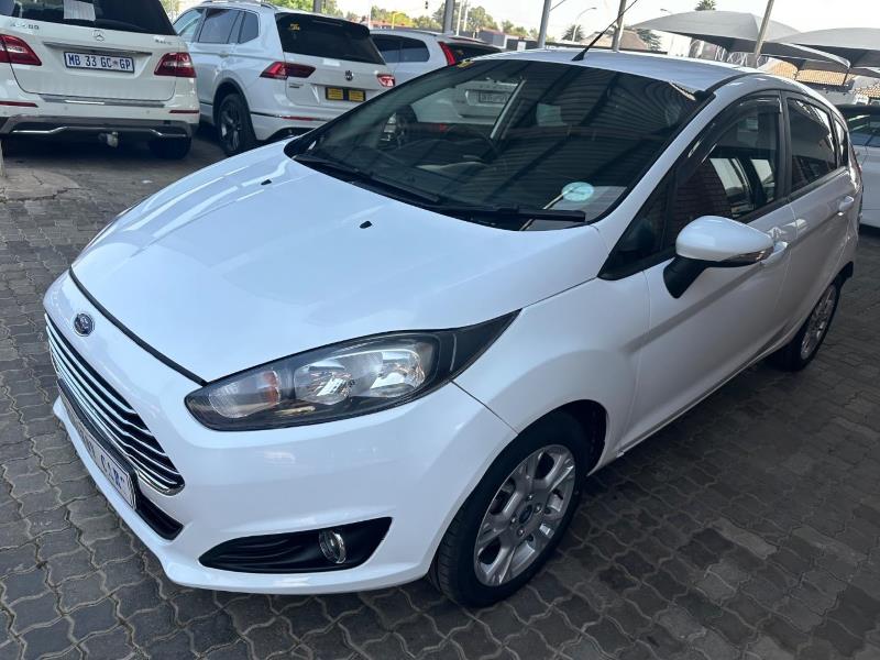2016 FORD Fiesta
