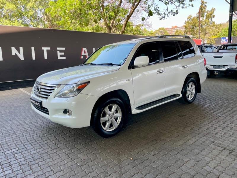 2011 LEXUS LX