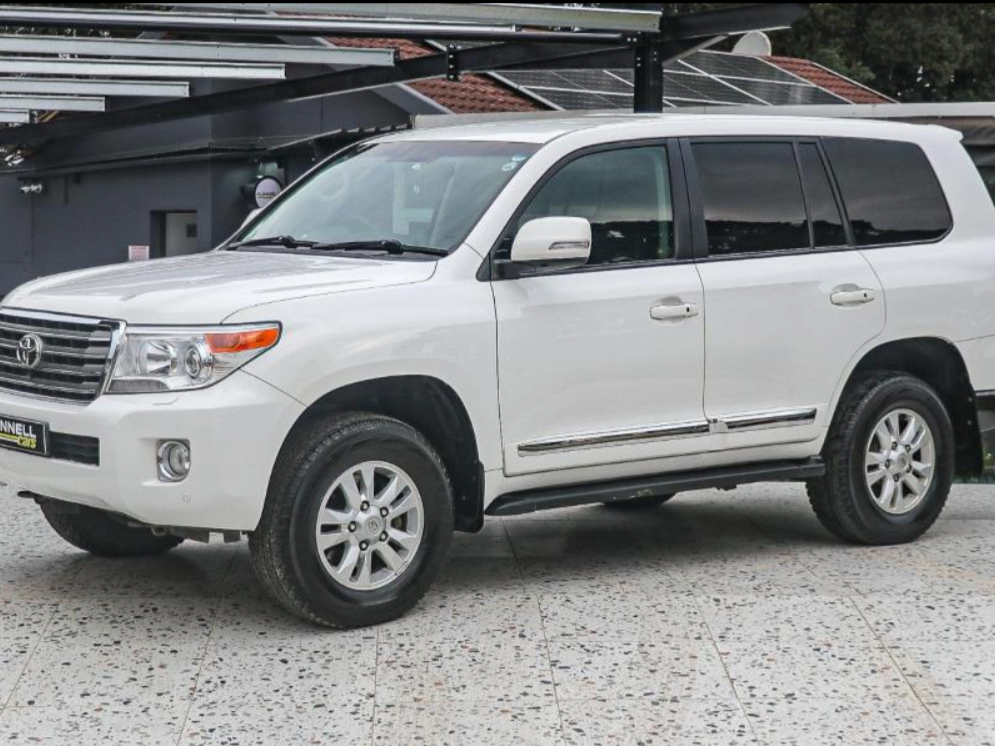 2015 TOYOTA Landcruiser 200