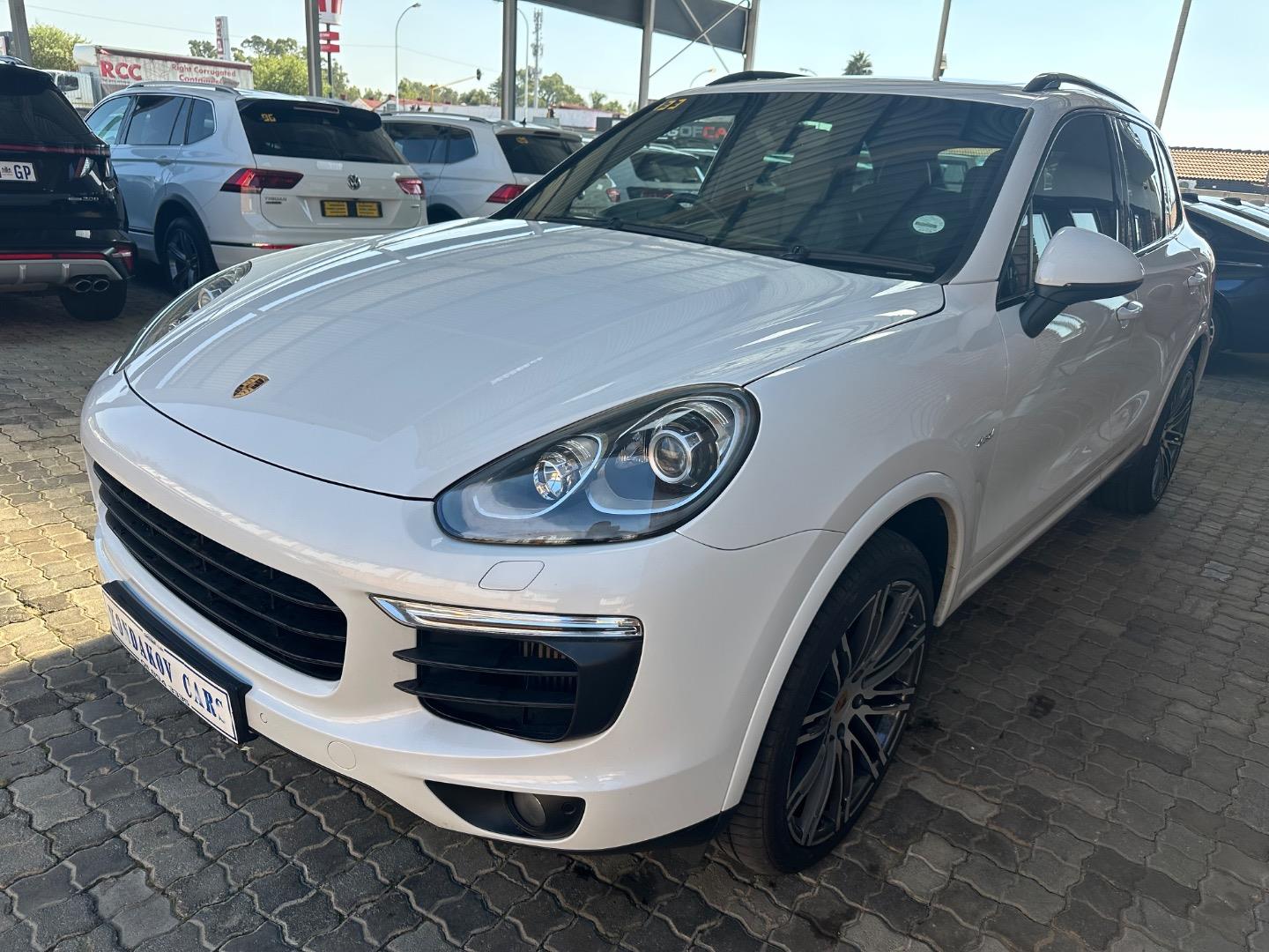 2017 PORSCHE Cayenne