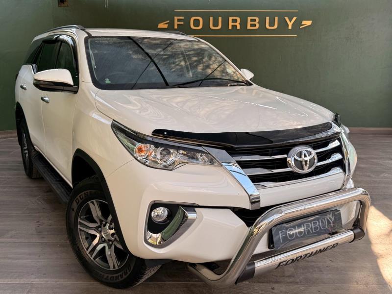 2020 TOYOTA Fortuner