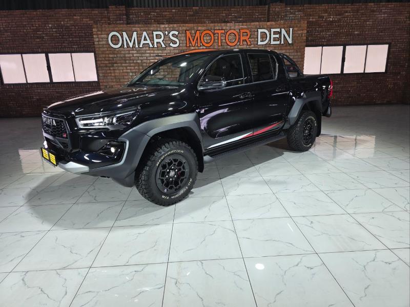 2025 TOYOTA Hilux