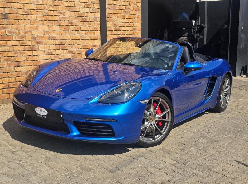 2017 PORSCHE Boxster