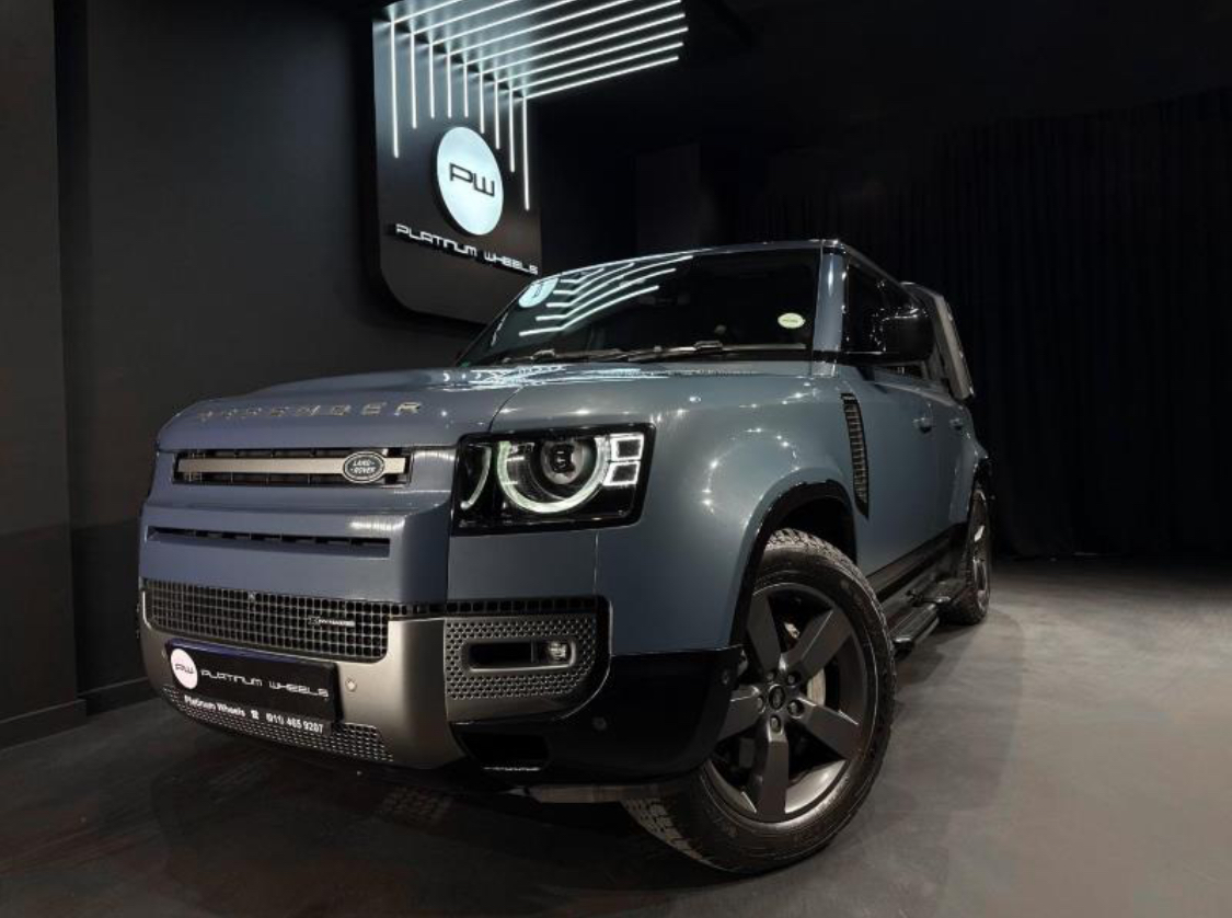 2023 L-R Defender