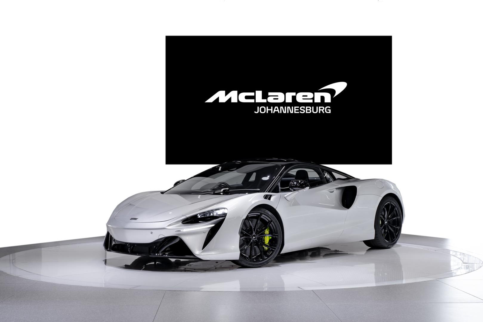 2023 McLaren Artura